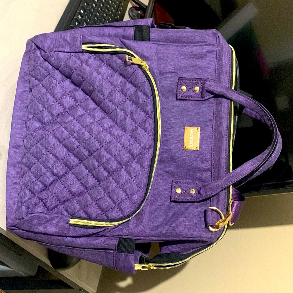Lunchbox with handles